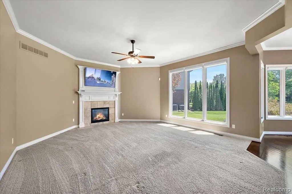 2885 Ambleside Court Oakland Charter Township MI 48306