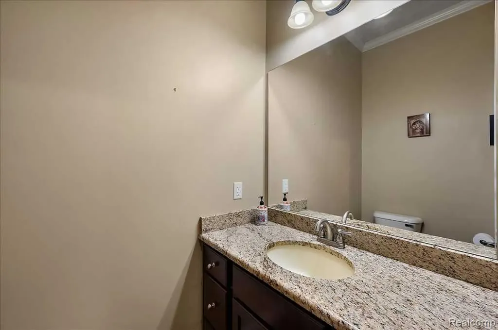 2885 Ambleside Court Oakland Charter Township MI 48306
