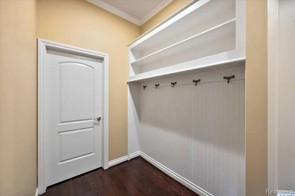 2885 Ambleside Court Oakland Charter Township MI 48306