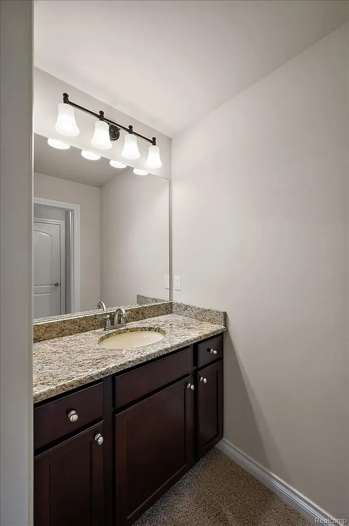 2885 Ambleside Court Oakland Charter Township MI 48306