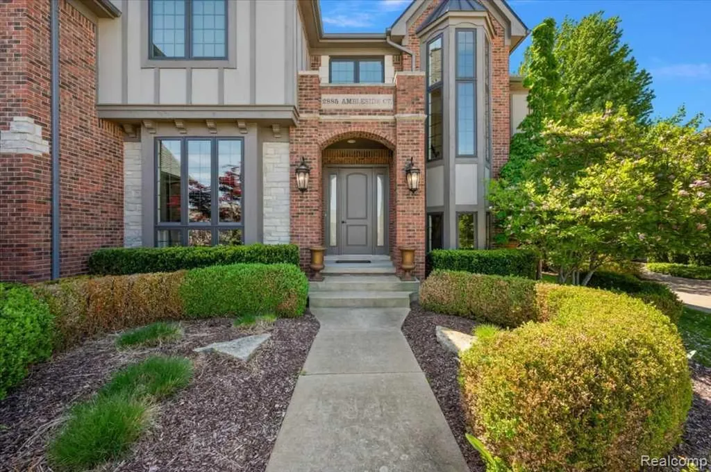 2885 Ambleside Court Oakland Charter Township MI 48306