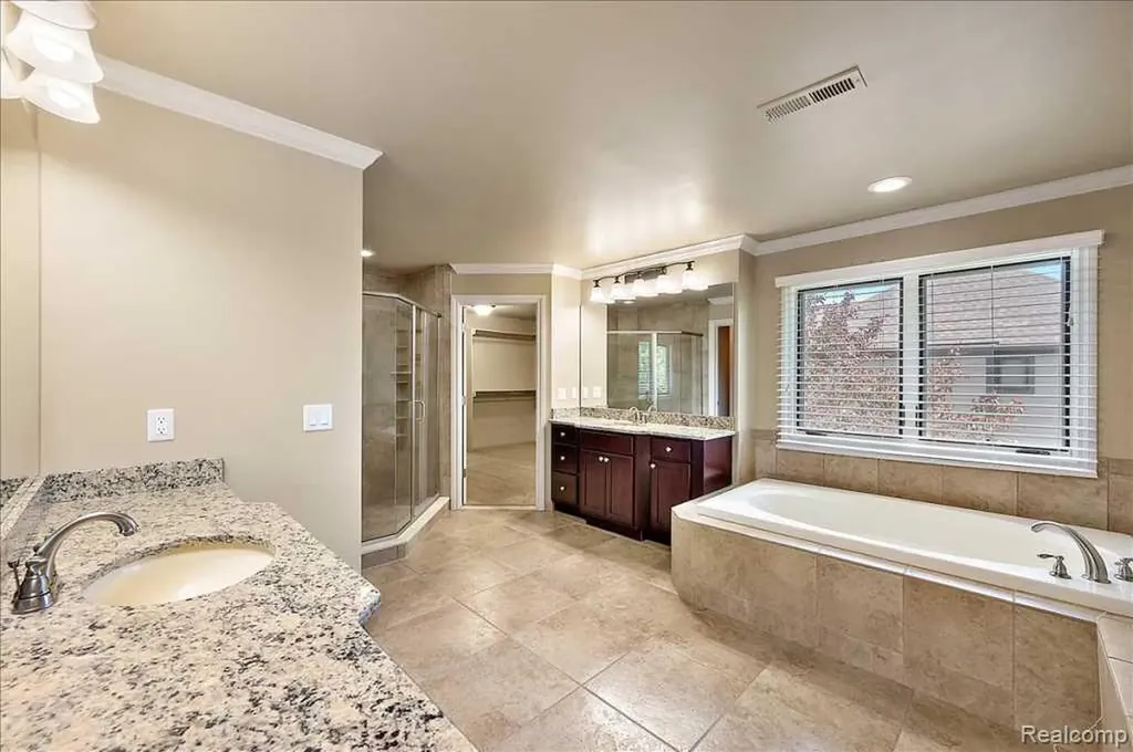 2885 Ambleside Court Oakland Charter Township MI 48306