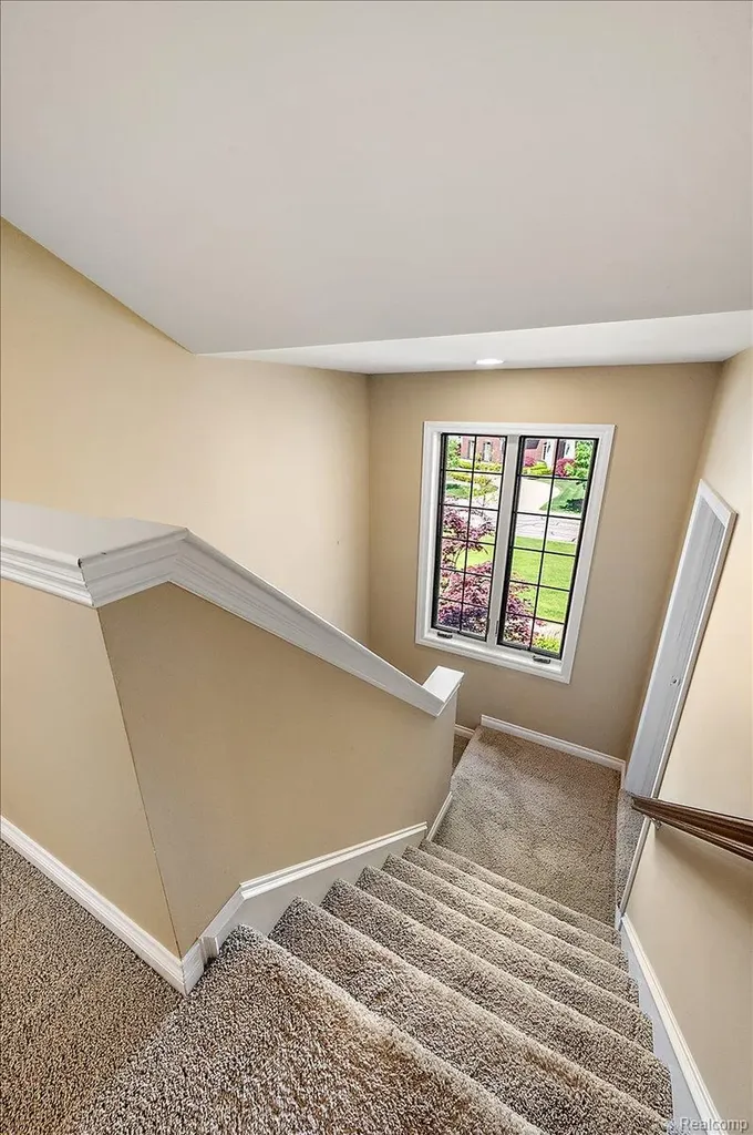 2885 Ambleside Court Oakland Charter Township MI 48306