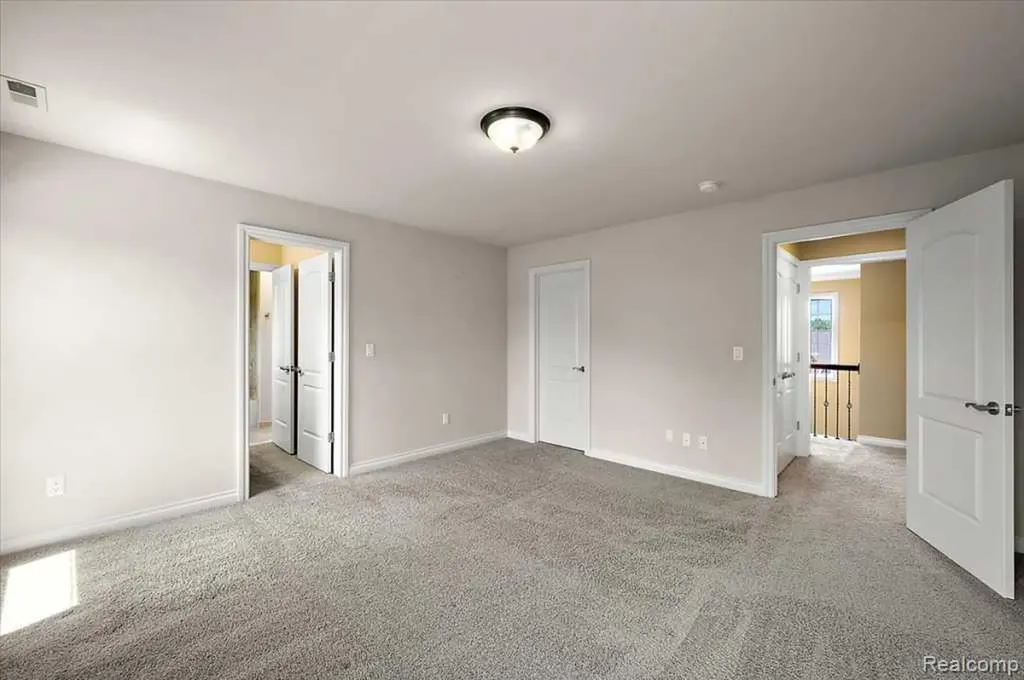 2885 Ambleside Court Oakland Charter Township MI 48306