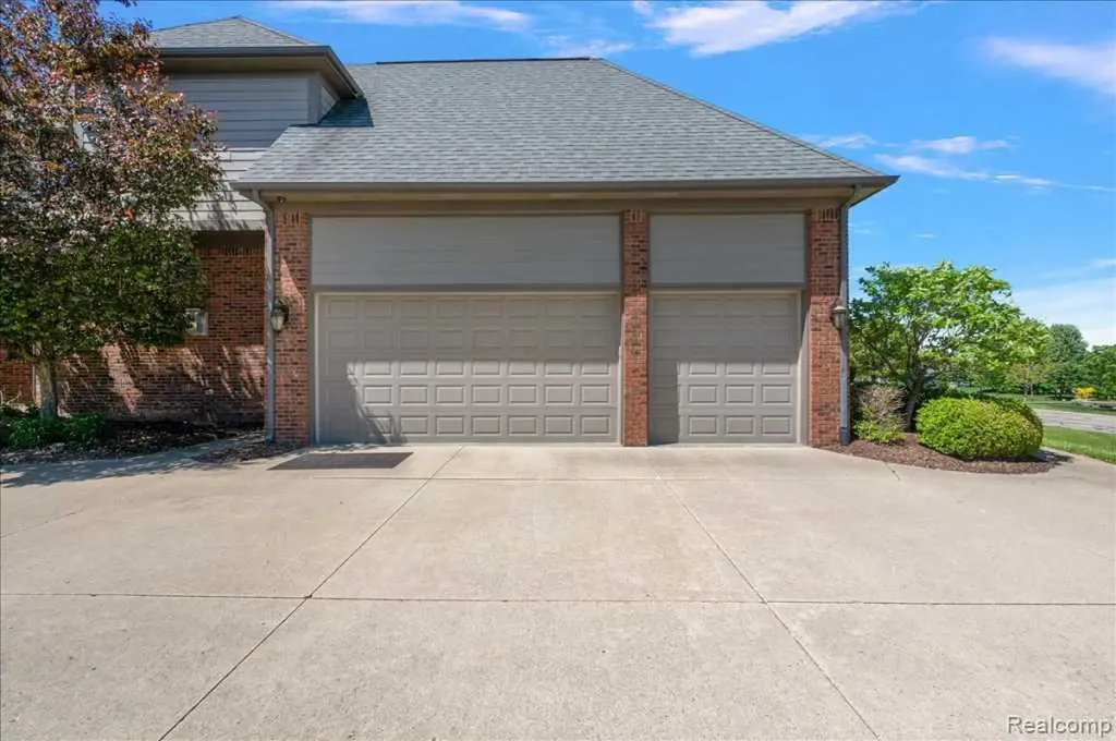 2885 Ambleside Court Oakland Charter Township MI 48306