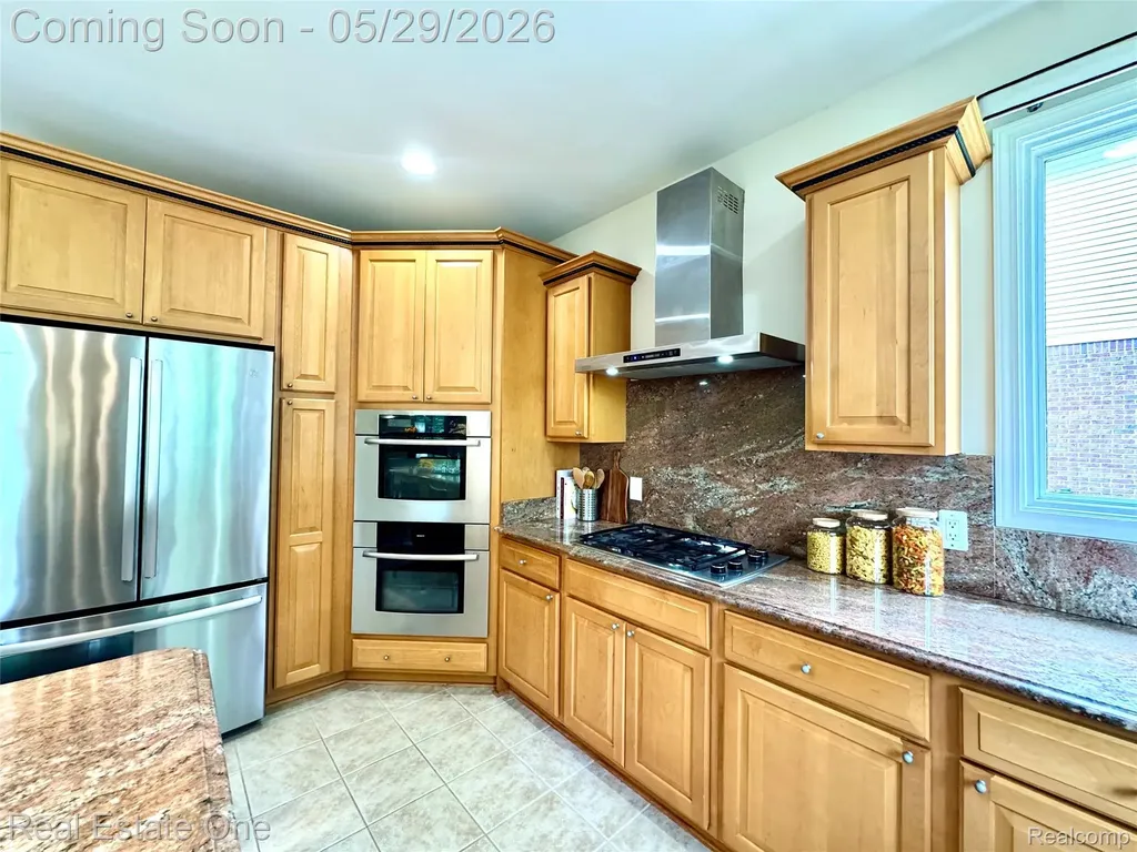 1215 Letica Drive Rochester City MI 48307