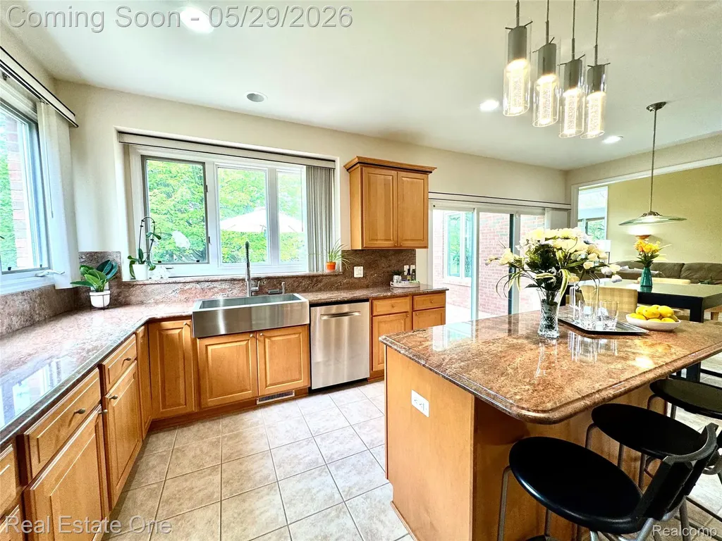 1215 Letica Drive Rochester City MI 48307