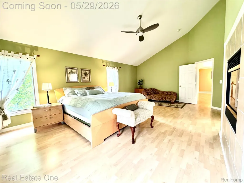 1215 Letica Drive Rochester City MI 48307