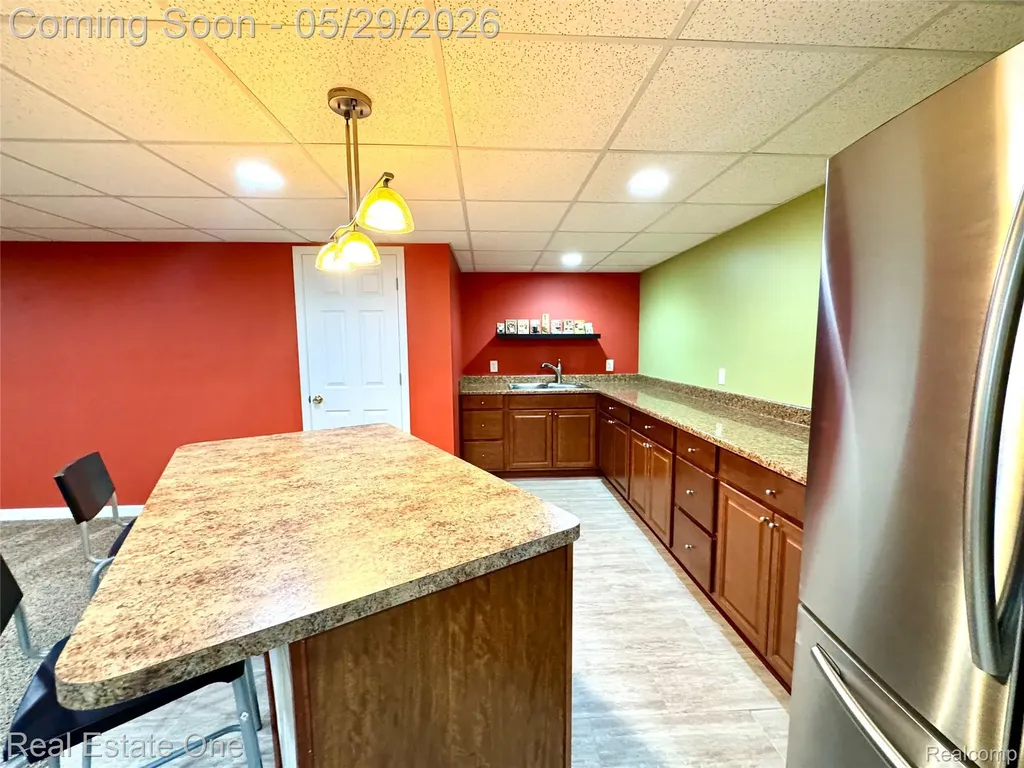 1215 Letica Drive Rochester City MI 48307