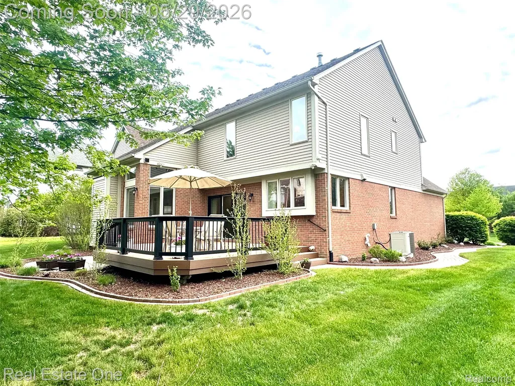 1215 Letica Drive Rochester City MI 48307