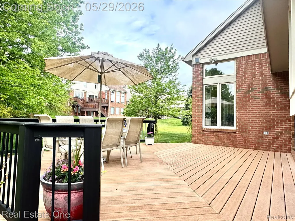 1215 Letica Drive Rochester City MI 48307