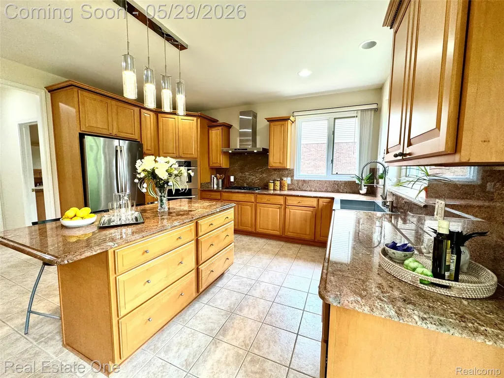 1215 Letica Drive Rochester City MI 48307