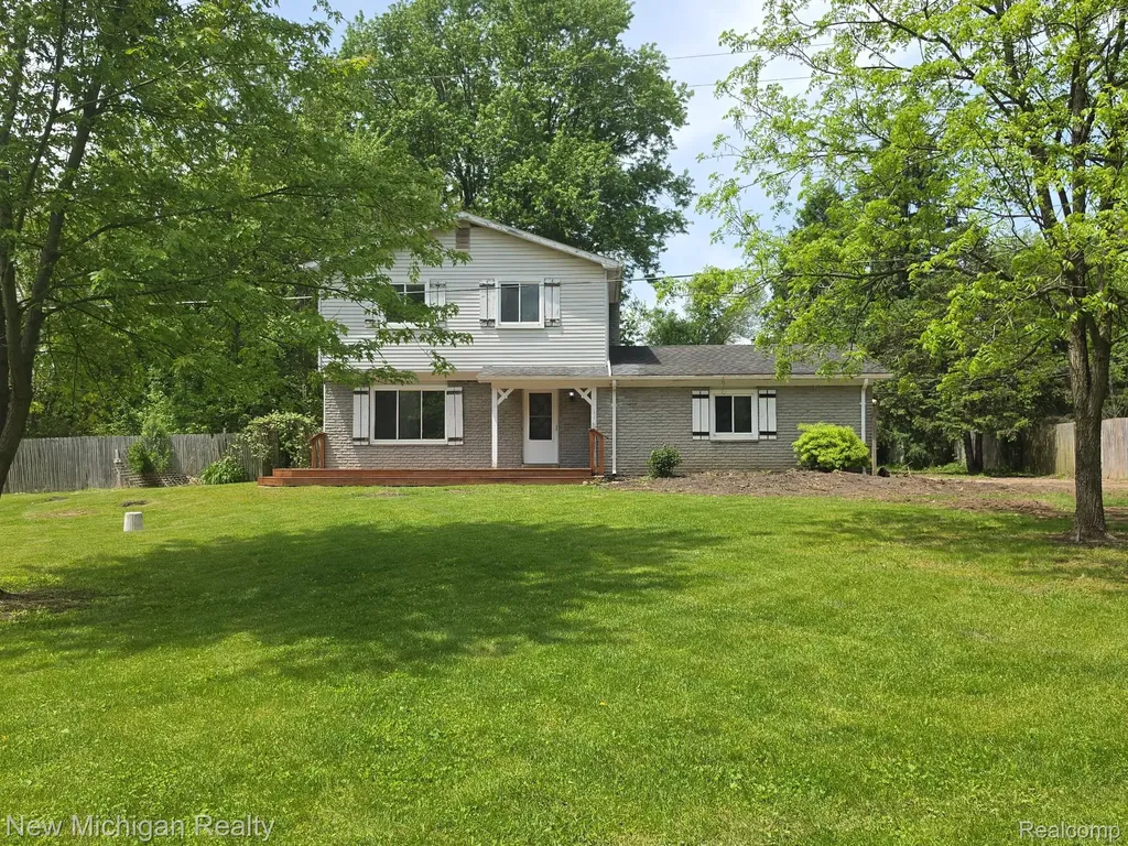 895 Garner N Milford Charter Township MI 48380