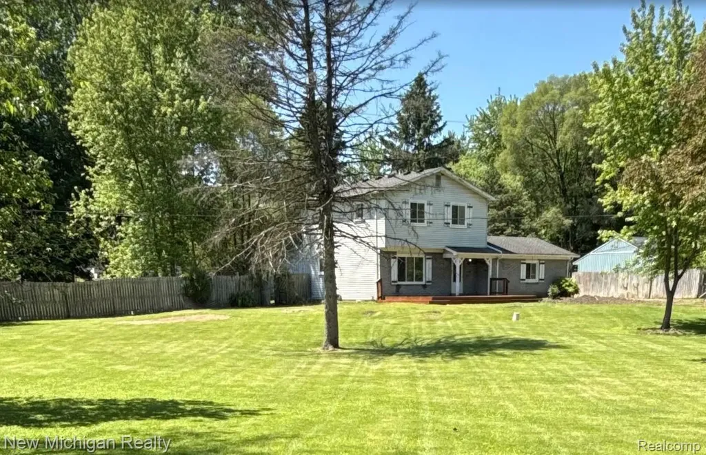 895 Garner N Milford Charter Township MI 48380