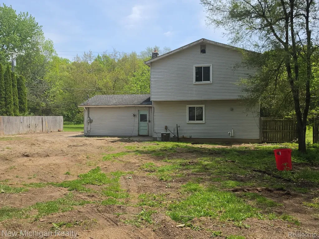 895 Garner N Milford Charter Township MI 48380