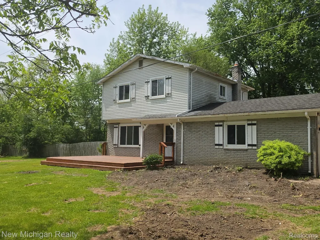895 Garner N Milford Charter Township MI 48380