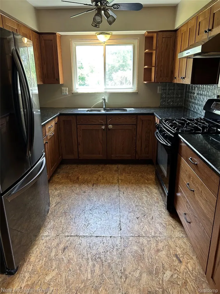 895 Garner N Milford Charter Township MI 48380