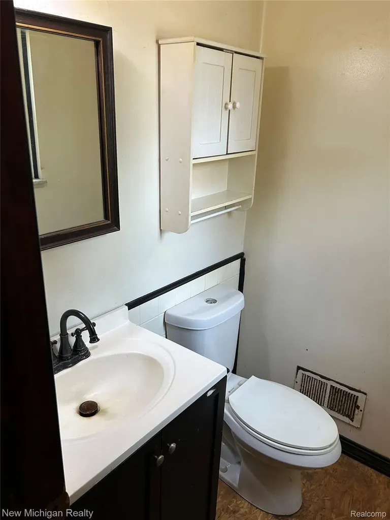 895 Garner N Milford Charter Township MI 48380