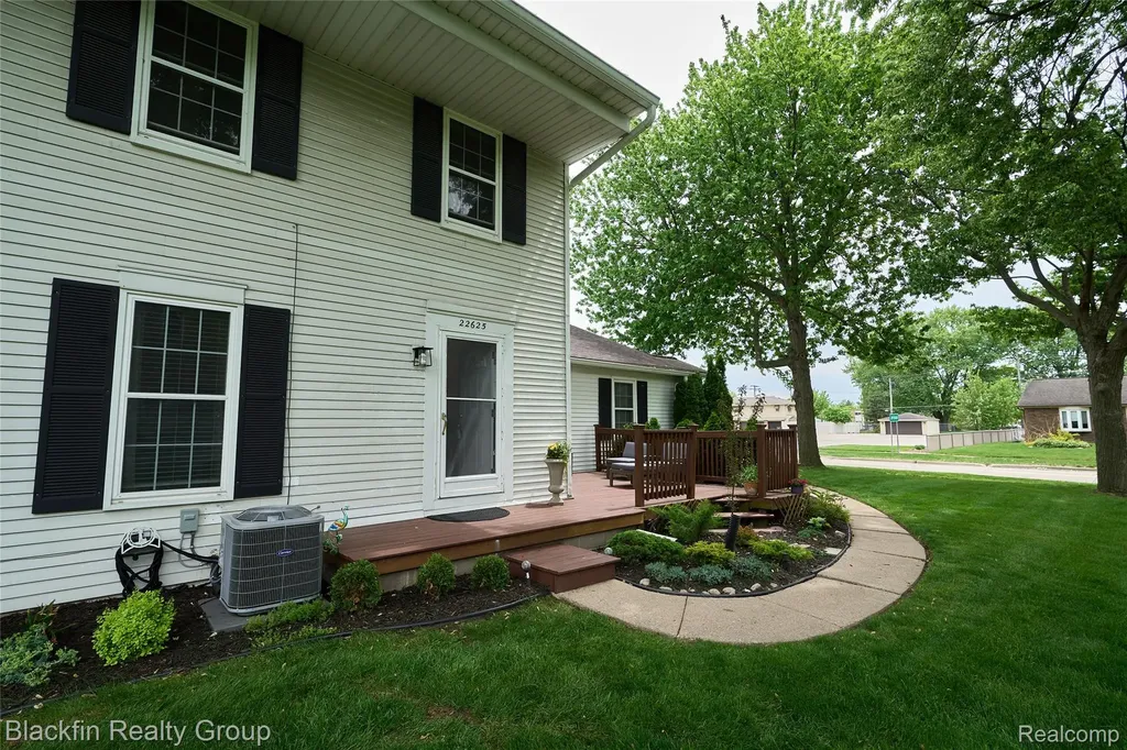 22625 Martin Road St. Clair Shores City MI 48081
