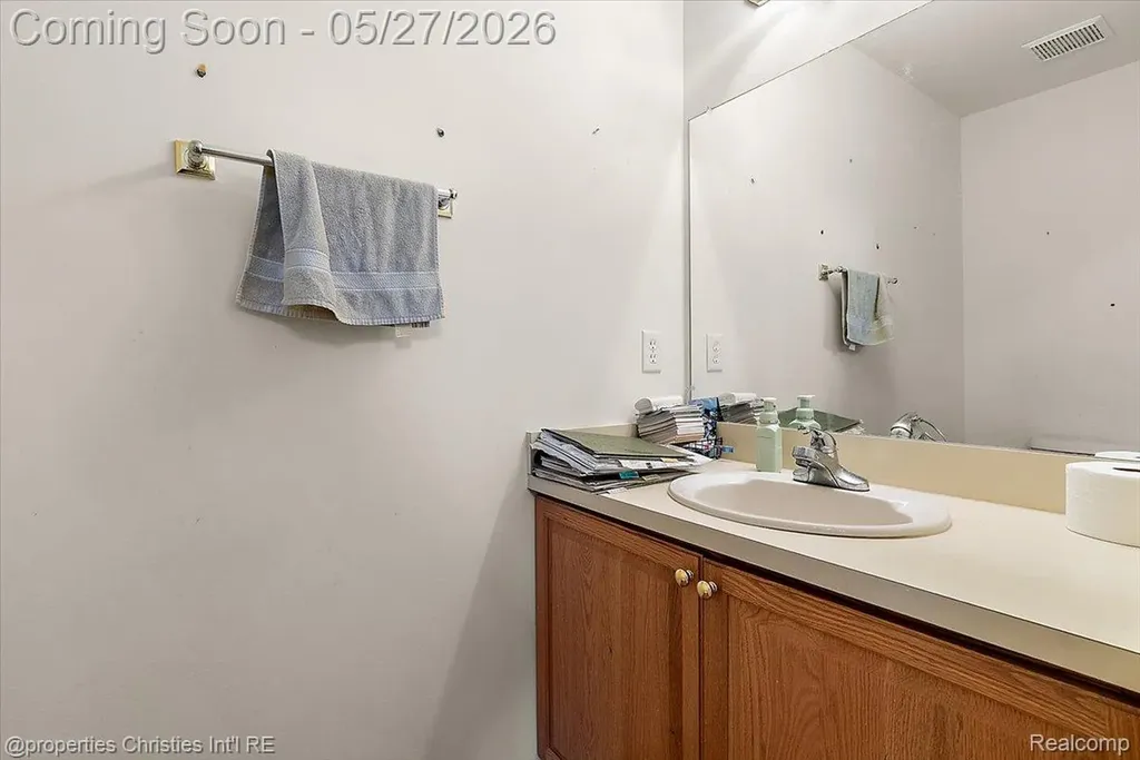 47274 Hunters Park Drive Plymouth Charter Township MI 48170