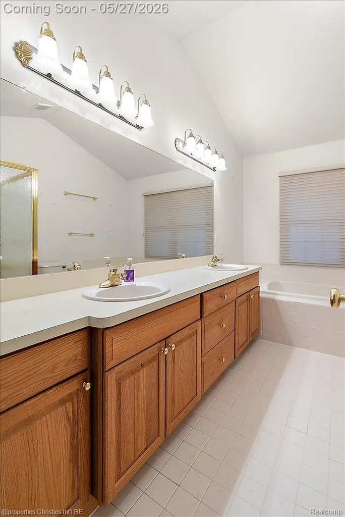47274 Hunters Park Drive Plymouth Charter Township MI 48170