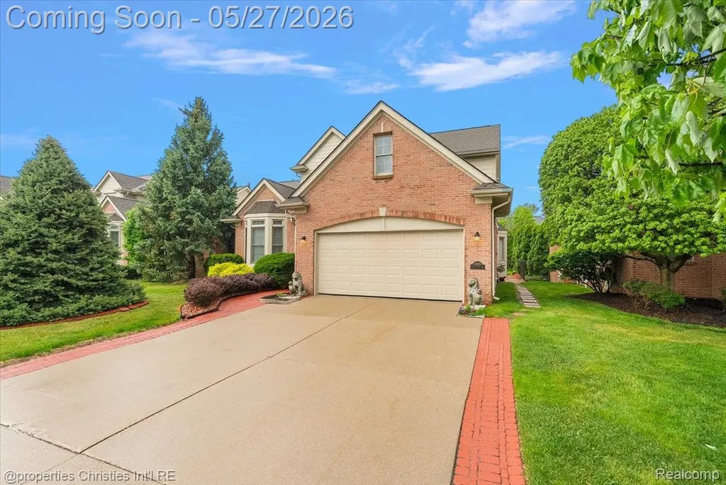 47274 Hunters Park Drive Plymouth Charter Township MI 48170