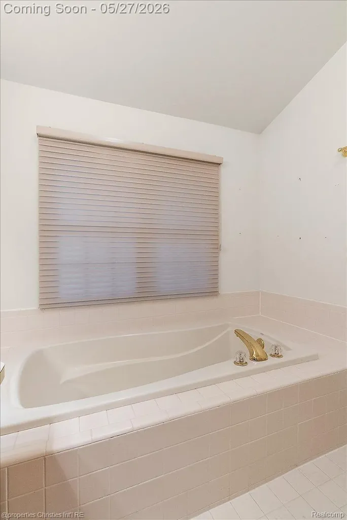 47274 Hunters Park Drive Plymouth Charter Township MI 48170