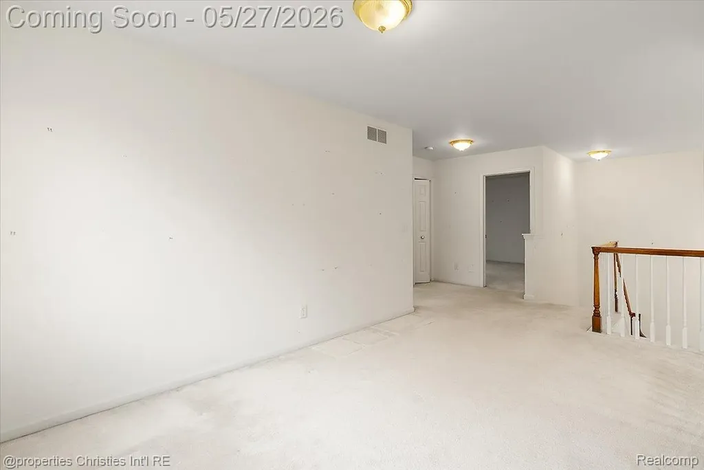 47274 Hunters Park Drive Plymouth Charter Township MI 48170