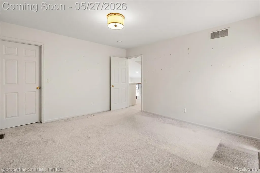 47274 Hunters Park Drive Plymouth Charter Township MI 48170