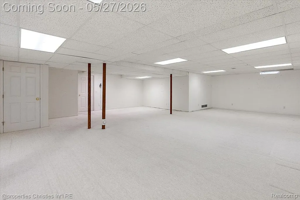 47274 Hunters Park Drive Plymouth Charter Township MI 48170