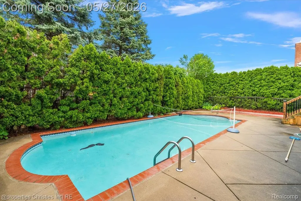 47274 Hunters Park Drive Plymouth Charter Township MI 48170