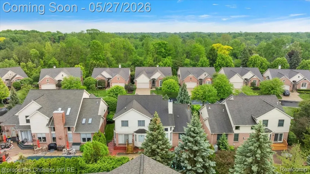 47274 Hunters Park Drive Plymouth Charter Township MI 48170
