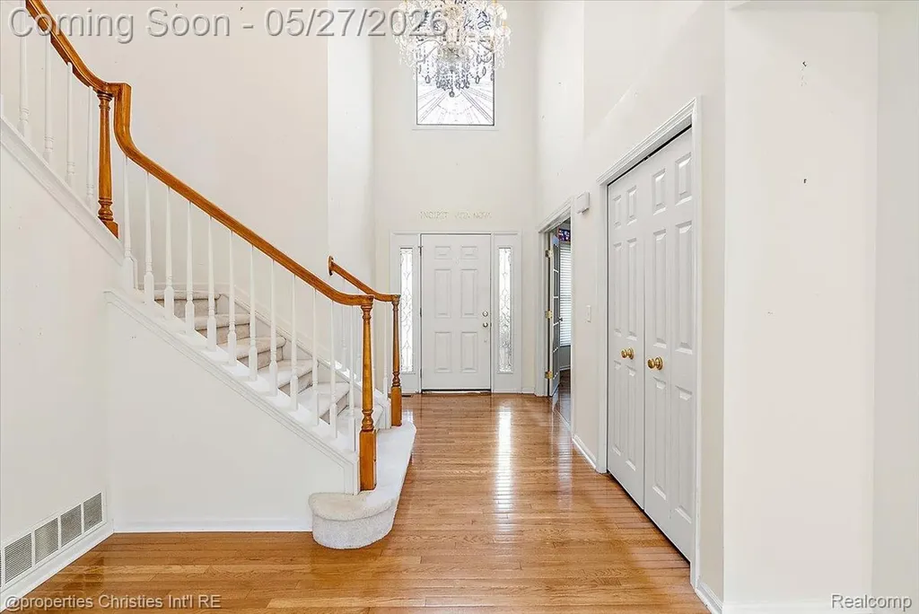 47274 Hunters Park Drive Plymouth Charter Township MI 48170