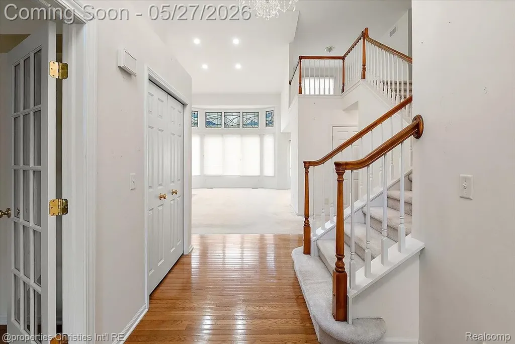 47274 Hunters Park Drive Plymouth Charter Township MI 48170
