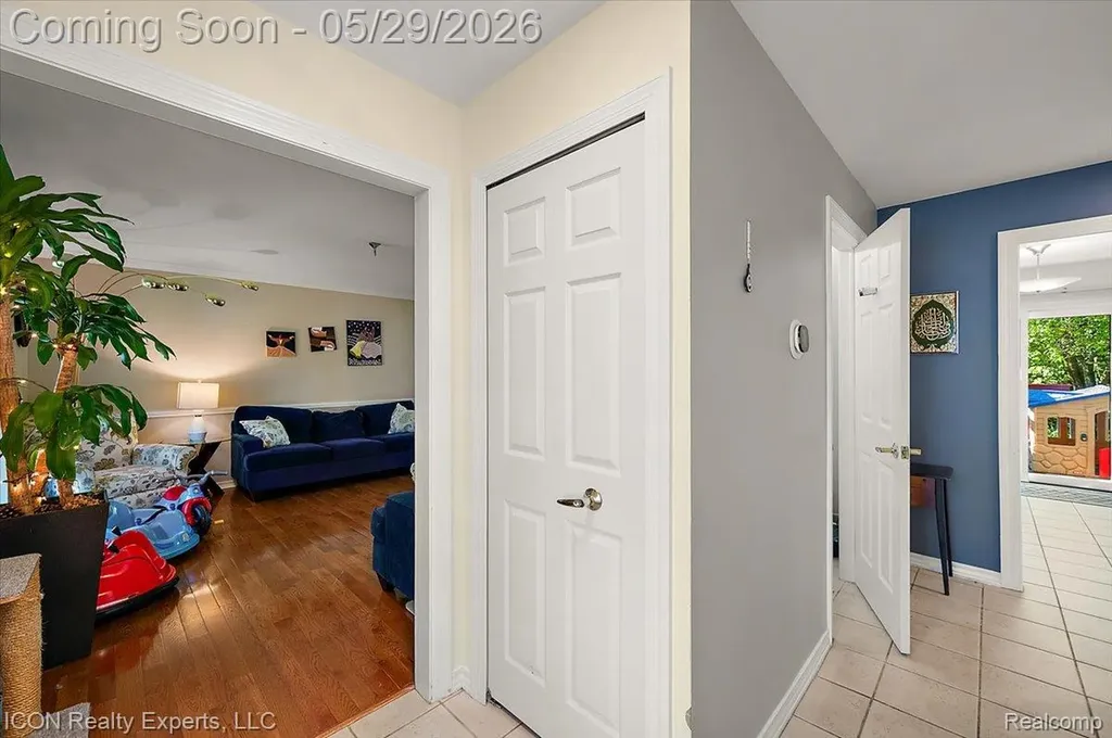 44831 Huntington Drive Novi City MI 48375