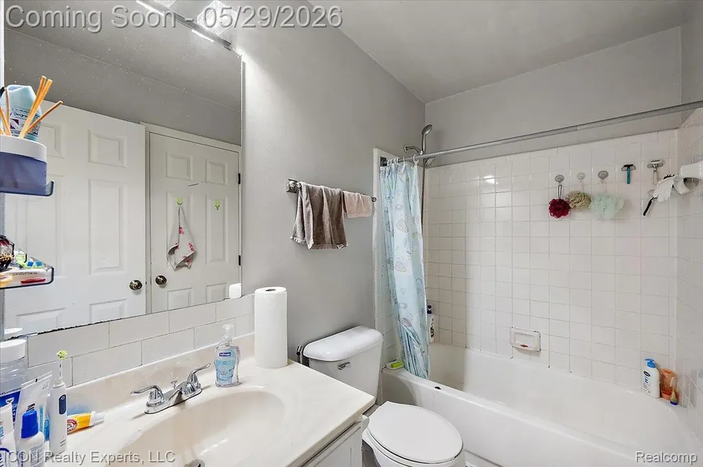 44831 Huntington Drive Novi City MI 48375