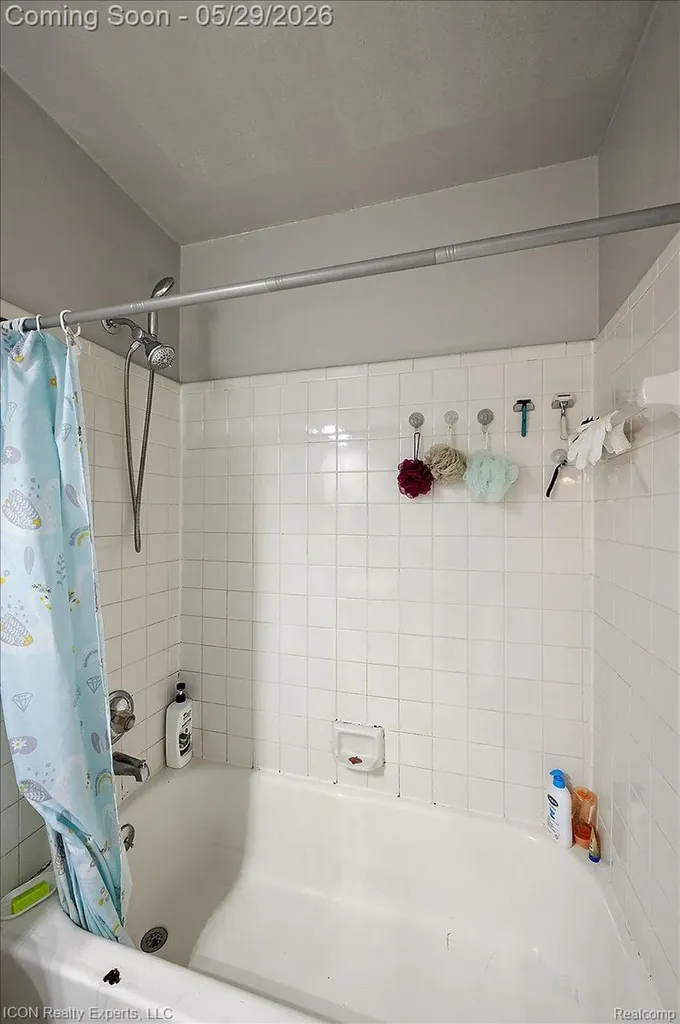 44831 Huntington Drive Novi City MI 48375