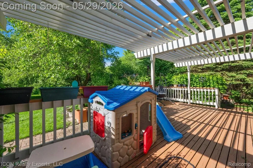 44831 Huntington Drive Novi City MI 48375
