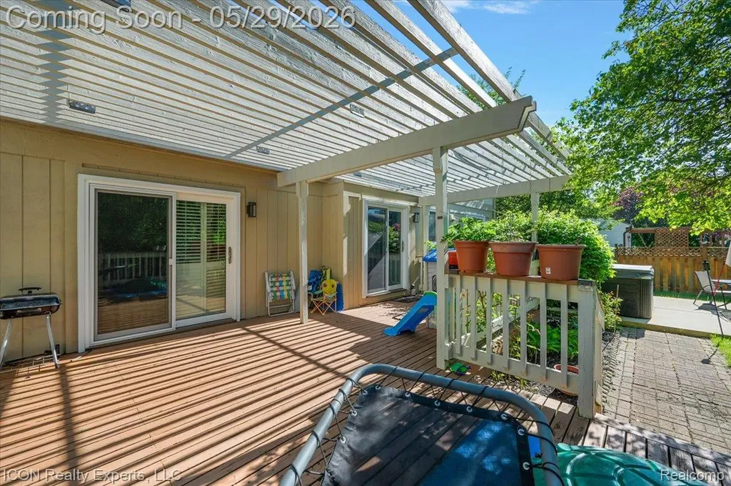44831 Huntington Drive Novi City MI 48375