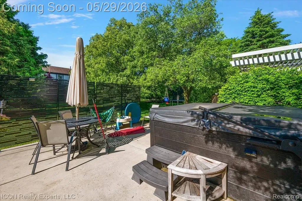 44831 Huntington Drive Novi City MI 48375
