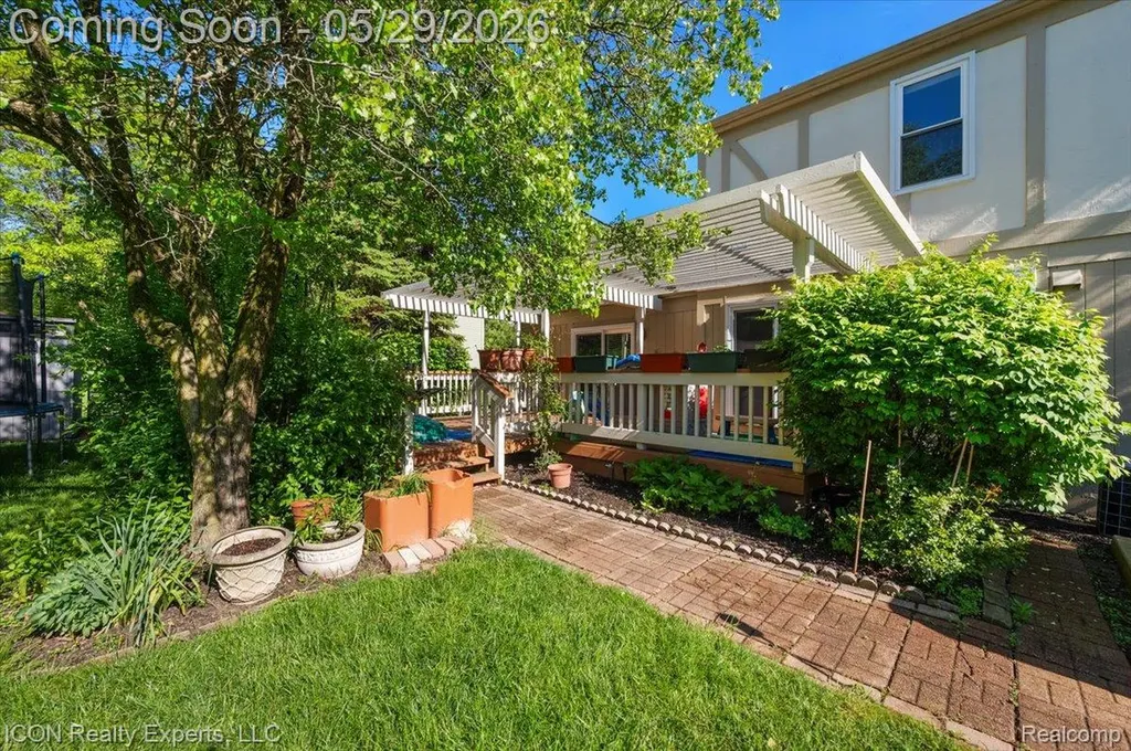 44831 Huntington Drive Novi City MI 48375
