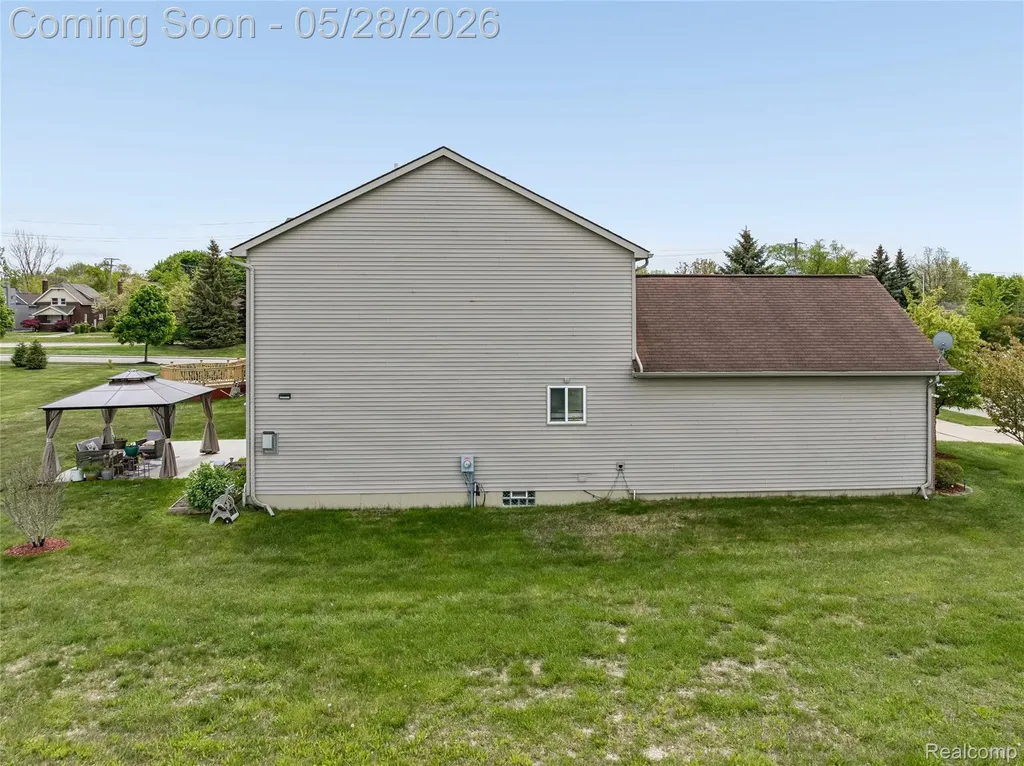 216 Tucker Street Pontiac City MI 48341