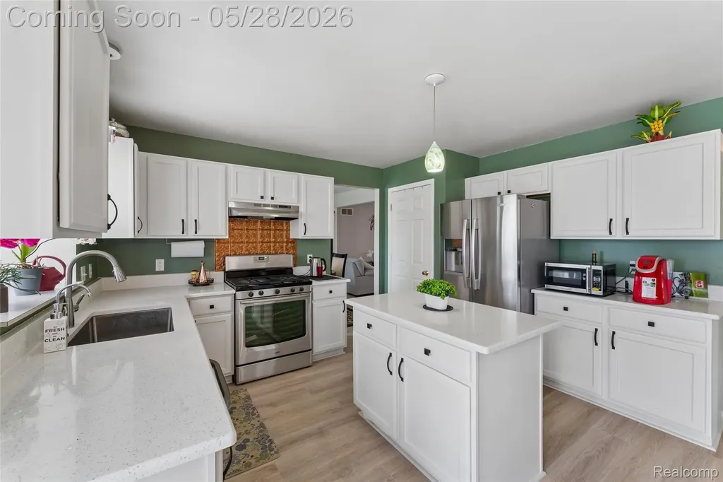 216 Tucker Street Pontiac City MI 48341