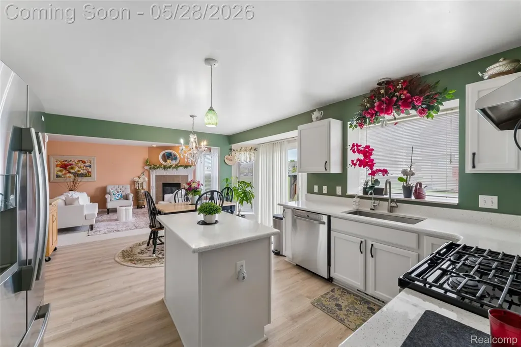 216 Tucker Street Pontiac City MI 48341