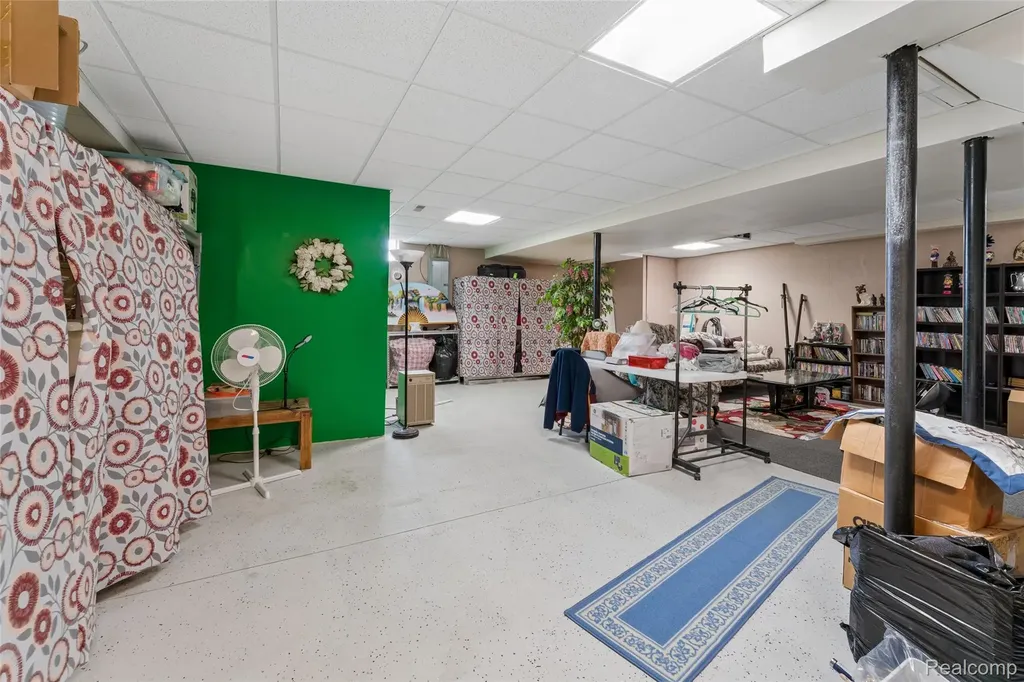 216 Tucker Street Pontiac City MI 48341