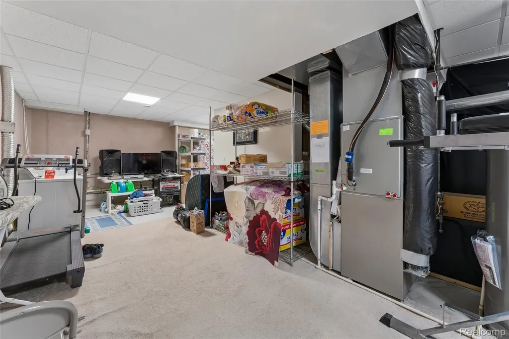 216 Tucker Street Pontiac City MI 48341