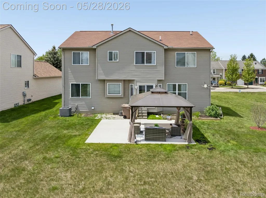 216 Tucker Street Pontiac City MI 48341