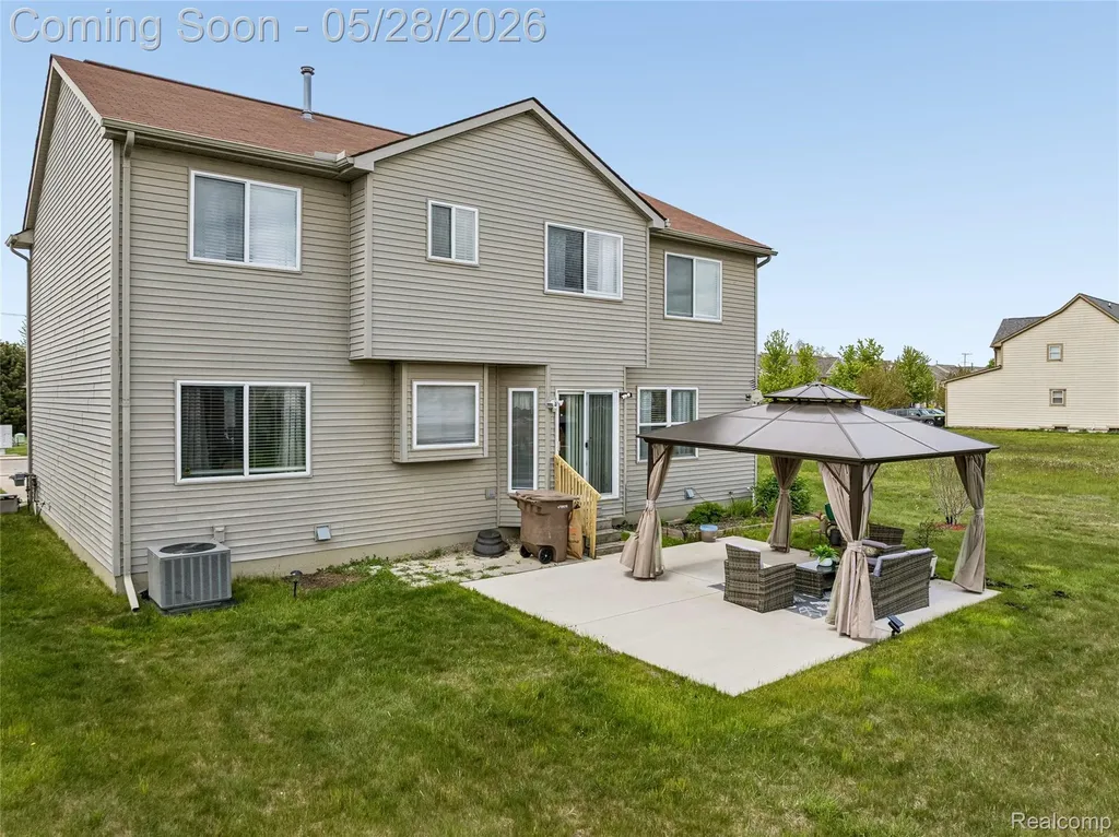 216 Tucker Street Pontiac City MI 48341