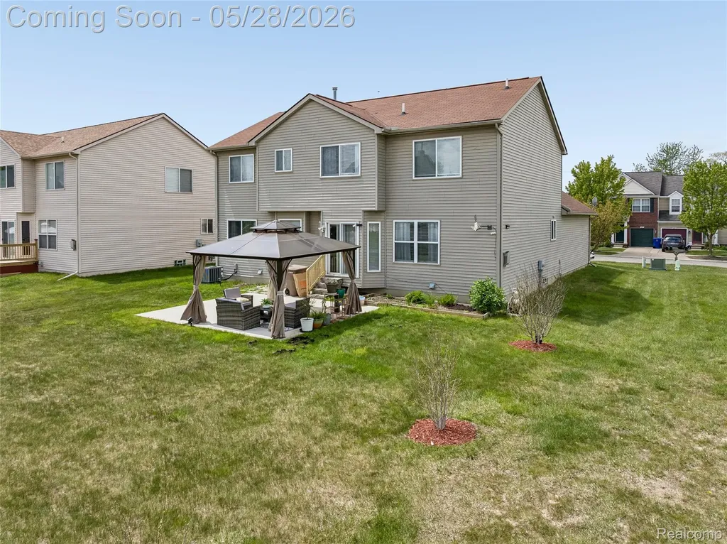 216 Tucker Street Pontiac City MI 48341