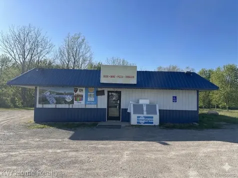 3497 E Sanilac Road Caro City MI 48723
